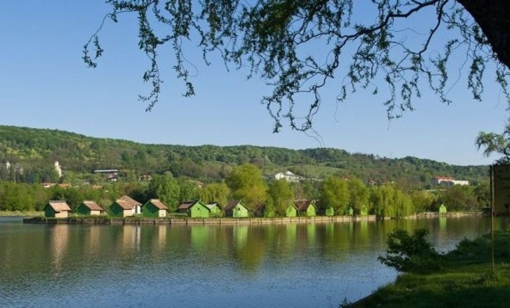 Lac Ostroveni